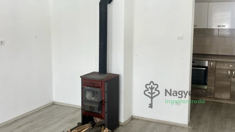 Debrecen, Veres Péter-kert, Ház, családi ház  