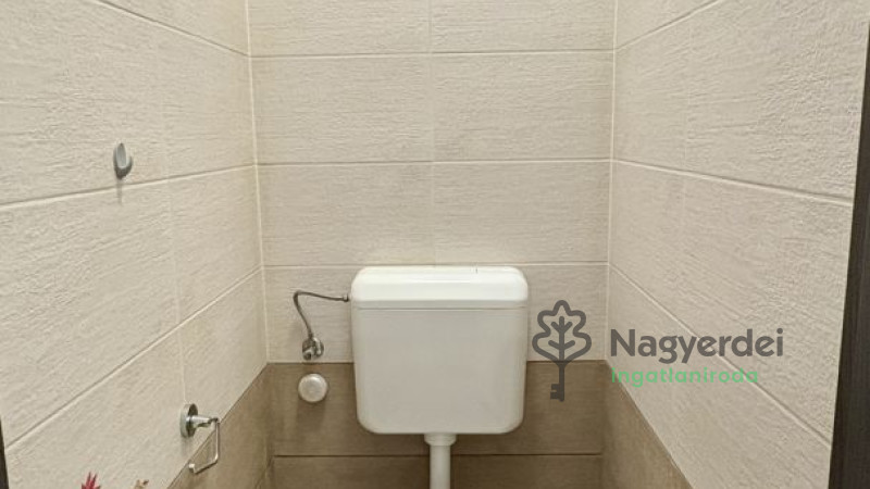 Debrecen, Ispotály, Lakás, tégla lakás  