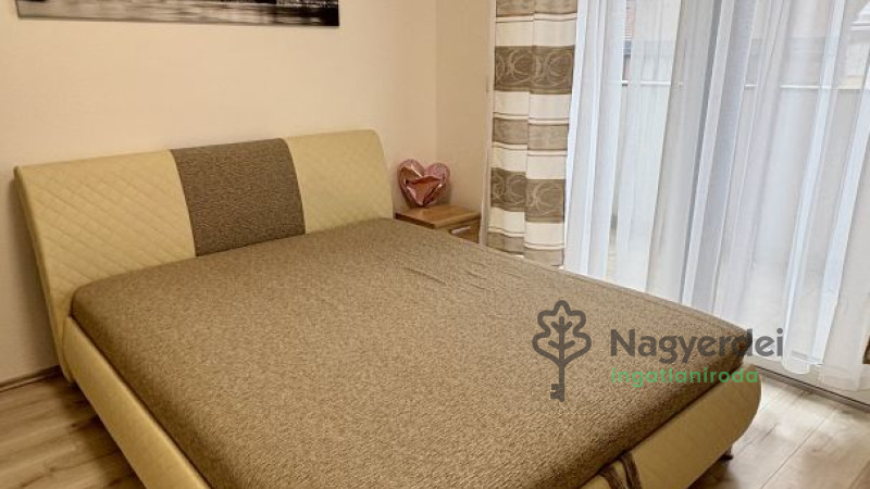 Debrecen, Belváros, Lakás, tégla lakás  