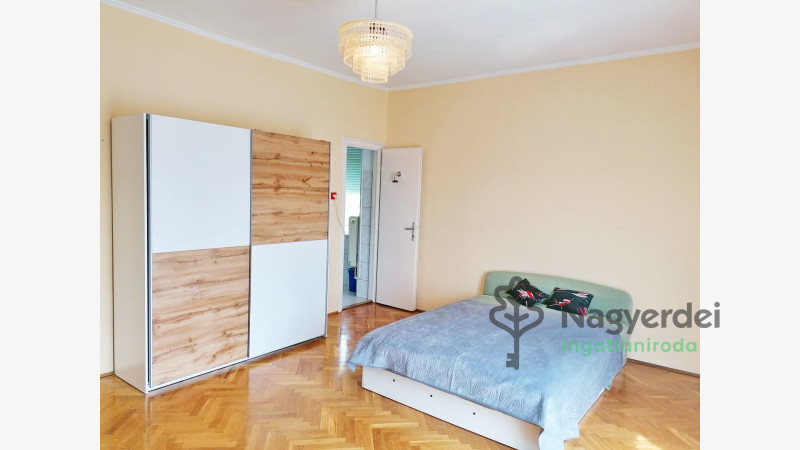Debrecen, Egyetemváros, Lakás, tégla lakás  