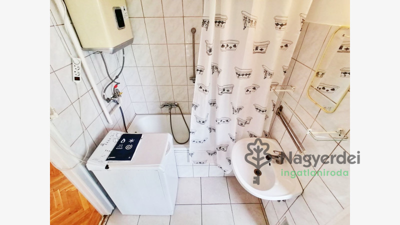 Debrecen, Egyetemváros, Lakás, tégla lakás  