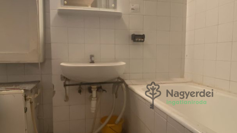 Debrecen, Egyetemváros, Lakás, tégla lakás  