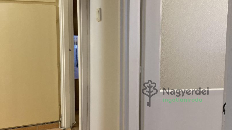 Debrecen, Nagyerdőalja, Lakás, tégla lakás  