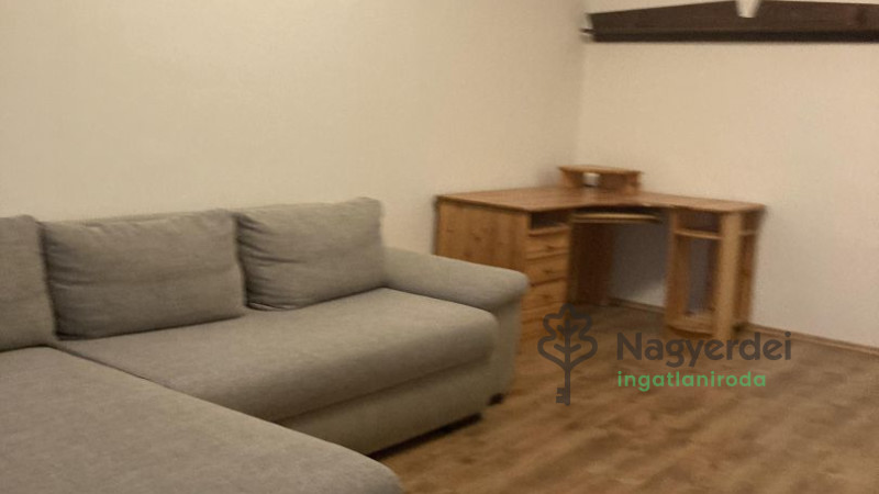 Debrecen, Nagyerdőalja, Lakás, tégla lakás  