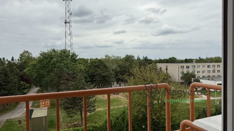 Debrecen, Kertváros, Lakás, tégla lakás  