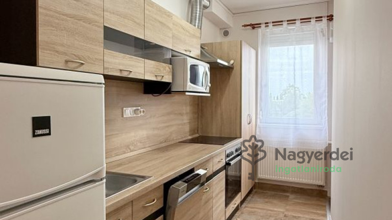 Debrecen, Kertváros, Lakás, tégla lakás  