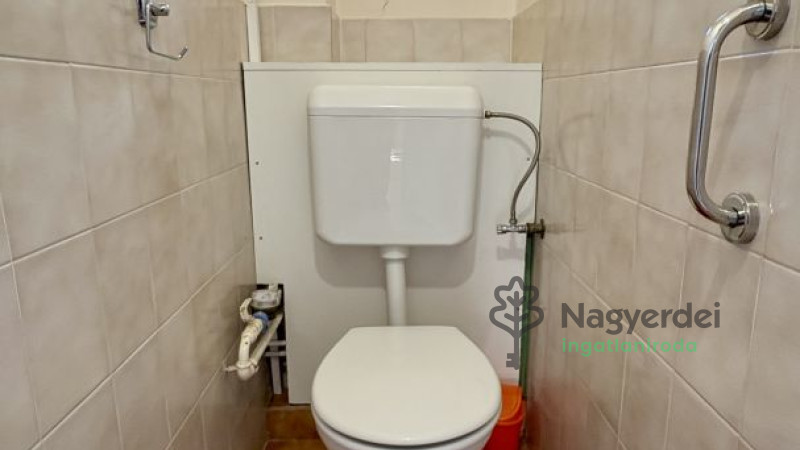 Debrecen, Sestakert, Lakás, tégla lakás  