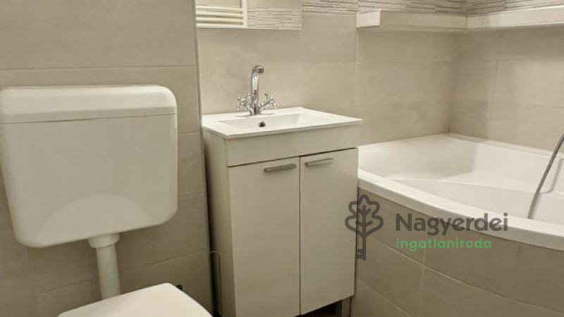 Debrecen, Libakert, Lakás, tégla lakás  