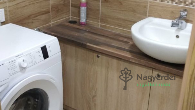 Debrecen, Csigekert, Lakás, tégla lakás  