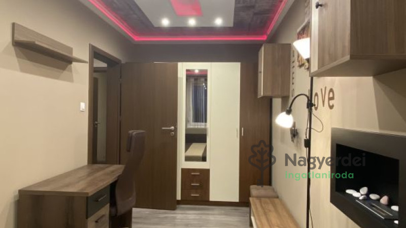 Debrecen, Vénkert, Lakás, panel lakás  