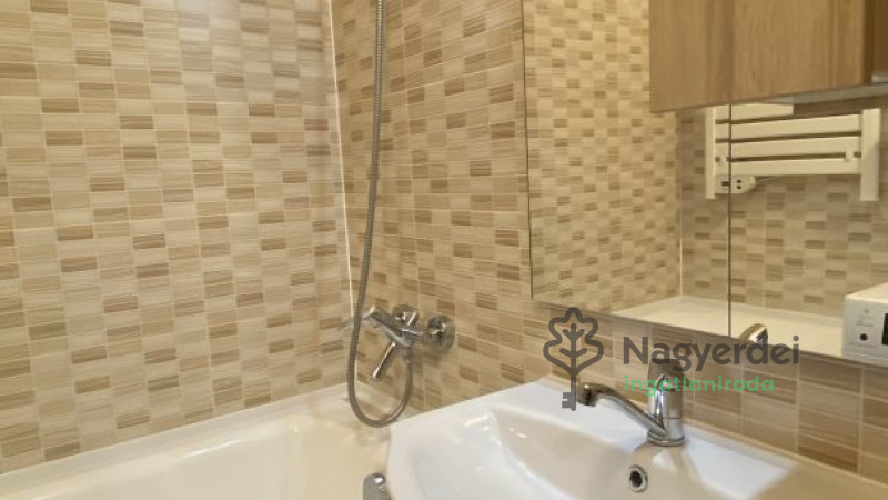 Debrecen, Vénkert, Lakás, panel lakás  