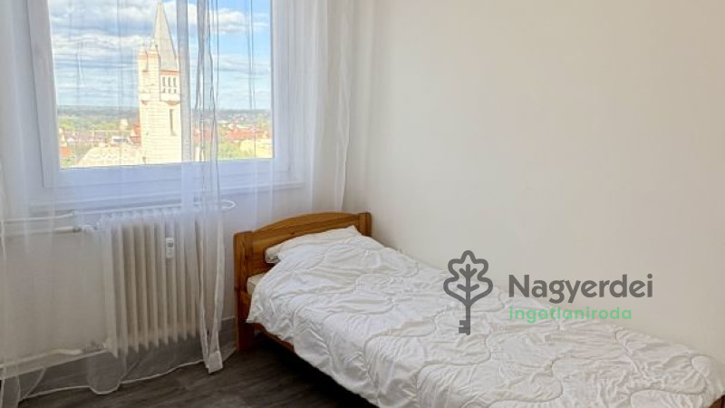 Debrecen, Nagyerdőalja, Lakás, panel lakás  