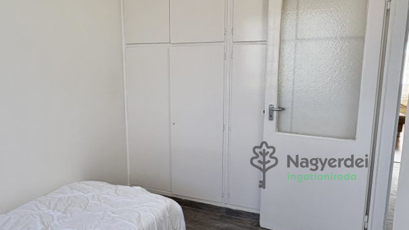Debrecen, Nagyerdőalja, Lakás, panel lakás  