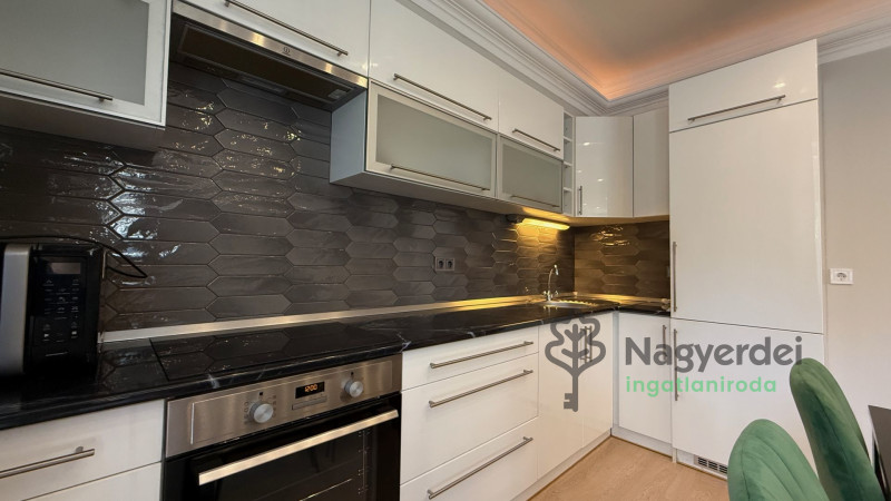 Debrecen, Füredi lakópark, Lakás, tégla lakás  