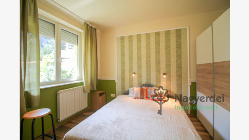 Debrecen, Nagyerdő, Lakás, tégla lakás  