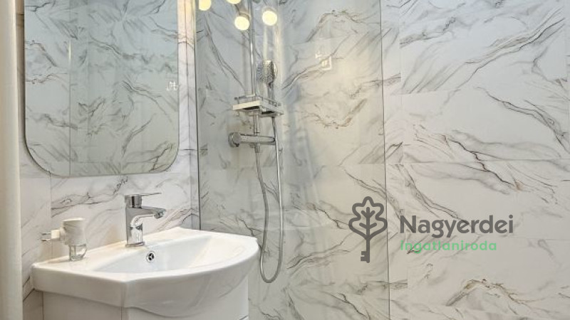 Debrecen, Belváros, Lakás, panel lakás  