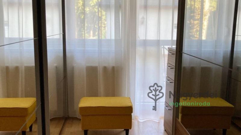 Debrecen, Nagyerdő, Lakás, tégla lakás  