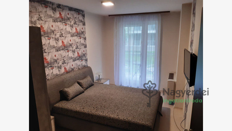 Debrecen, Egyetemváros, Lakás, tégla lakás  