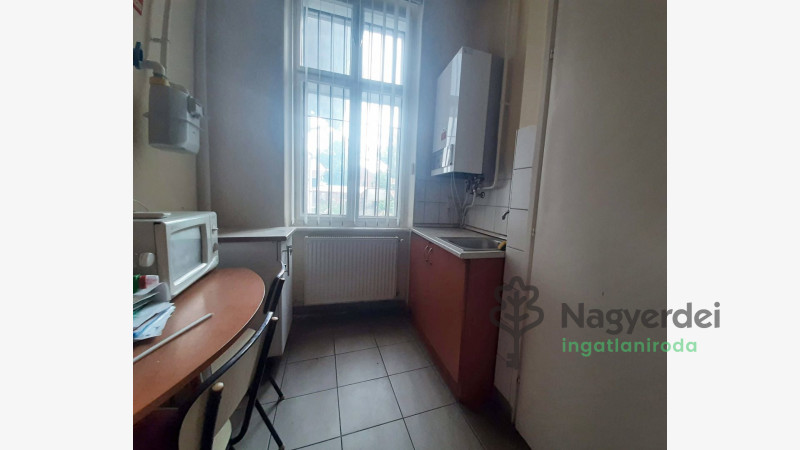 Debrecen, Lakás, tégla lakás  