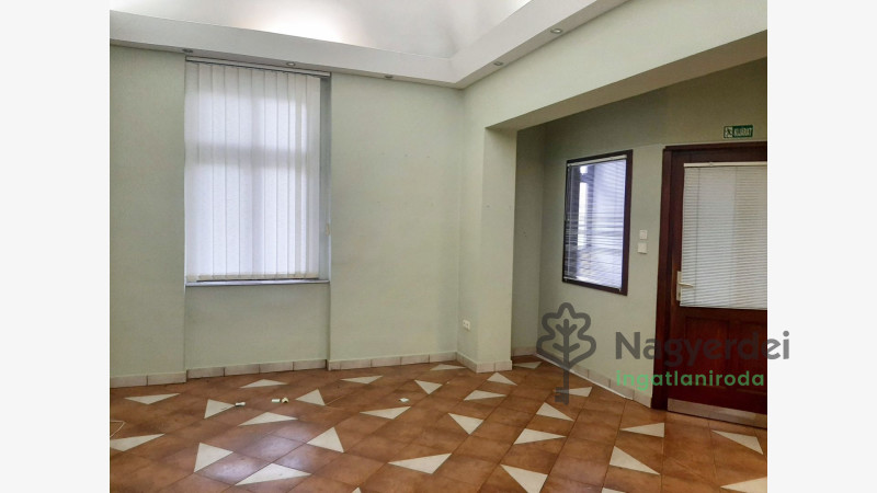 Debrecen, Lakás, tégla lakás  