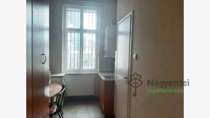 Debrecen, Lakás, tégla lakás  
