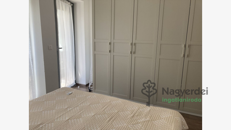 Debrecen, Péterfia, Lakás, tégla lakás  