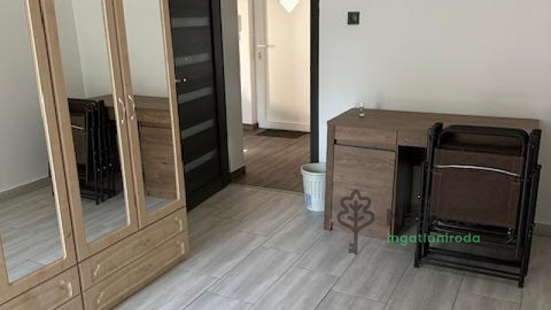 Hajdúszoboszló, Lakás, tégla lakás  