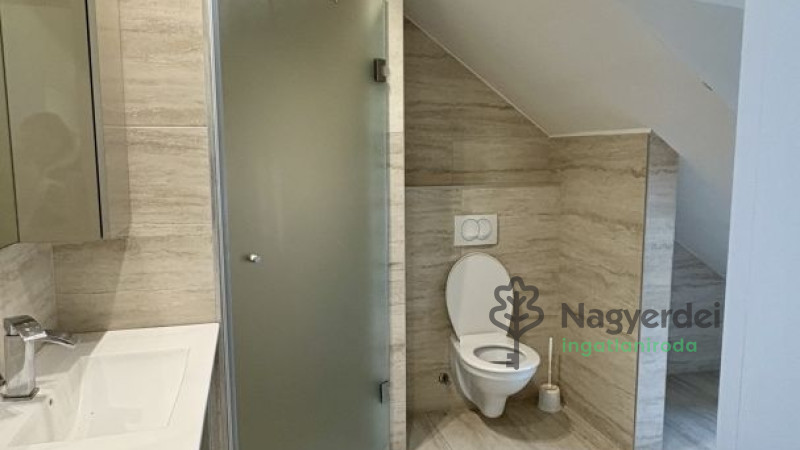 Debrecen, Péterfia, Lakás, tégla lakás  