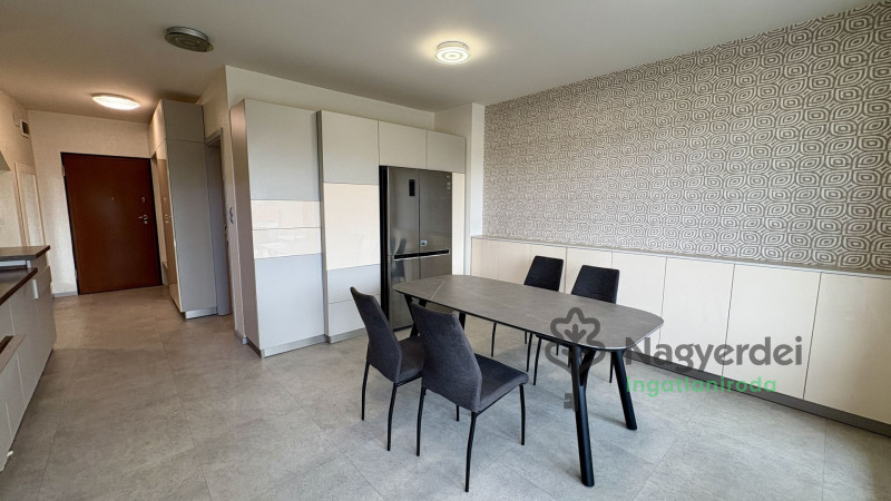 Debrecen, Péterfia, Lakás, tégla lakás  