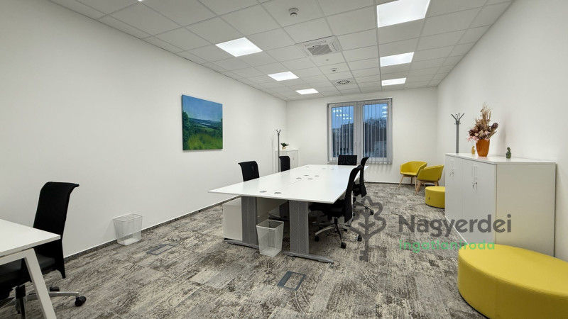 Debrecen, Belváros, Iroda, irodaházban  
