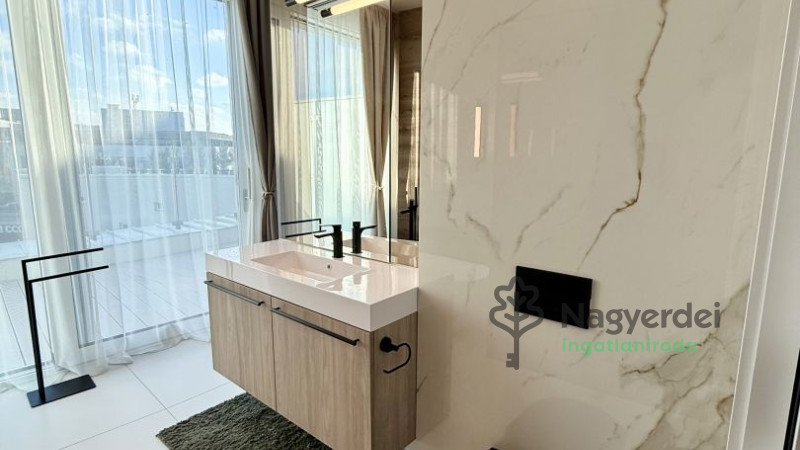 Debrecen, Belváros, Lakás, tégla lakás  