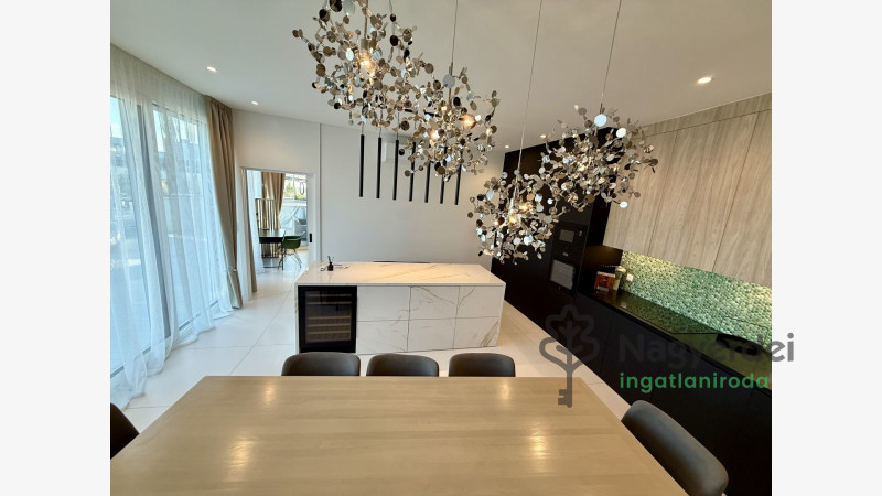 Debrecen, Belváros, Lakás, tégla lakás  