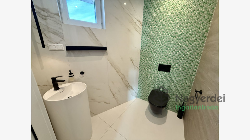 Debrecen, Belváros, Lakás, tégla lakás  