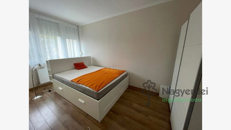 Debrecen, Nagyerdőalja, Lakás, tégla lakás  