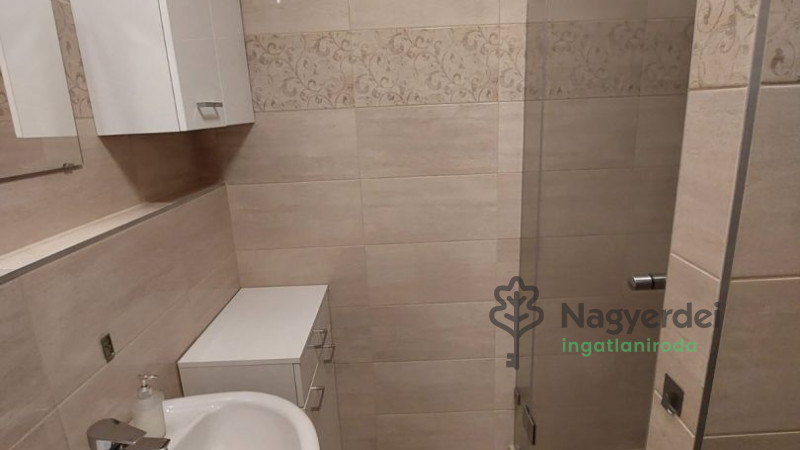 Debrecen, Sestakert, Lakás, tégla lakás  