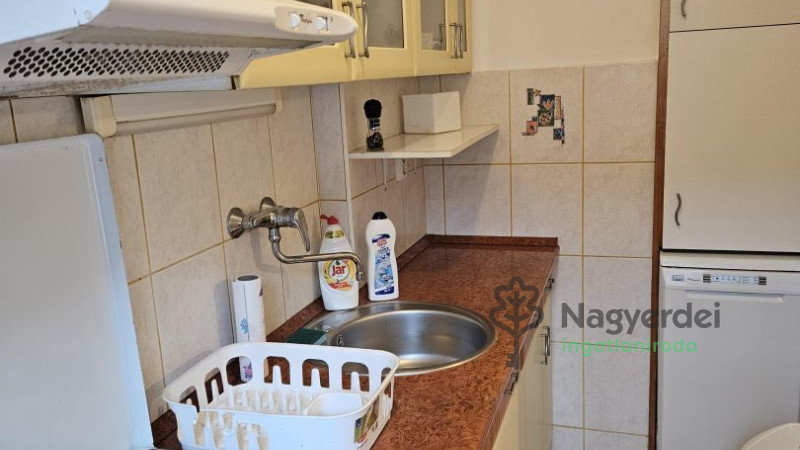Debrecen, Lakás, tégla lakás  