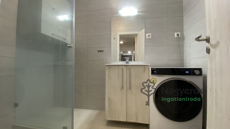 Debrecen, Belváros, Lakás, tégla lakás  