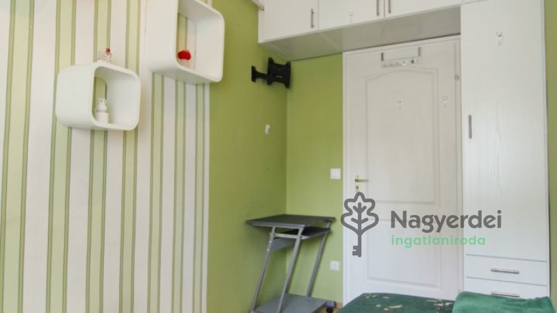 Debrecen, Nagyerdőalja, Lakás, tégla lakás  