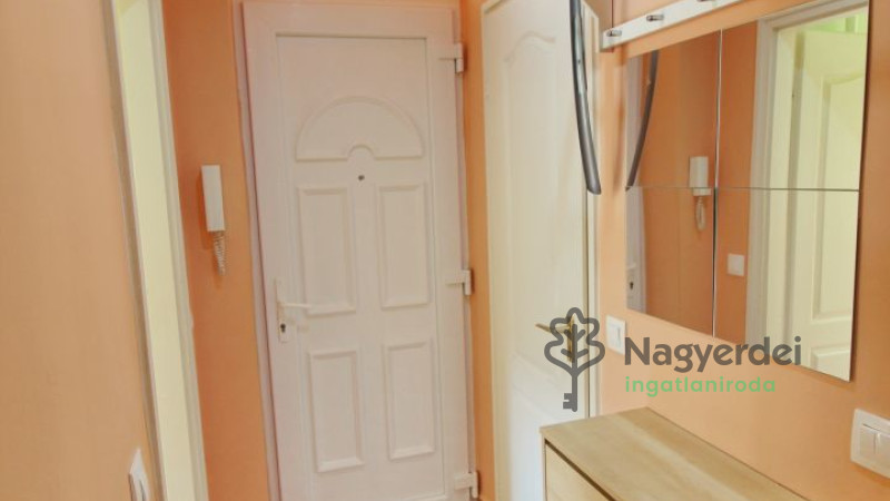 Debrecen, Nagyerdőalja, Lakás, tégla lakás  