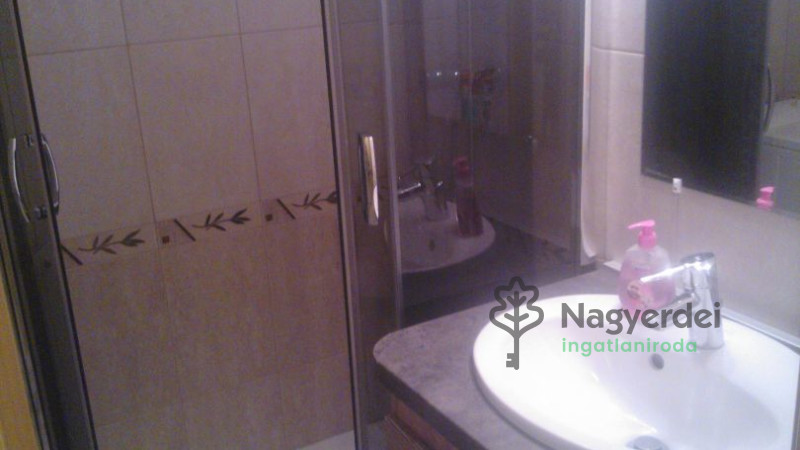 Debrecen, Sestakert, Lakás, tégla lakás  