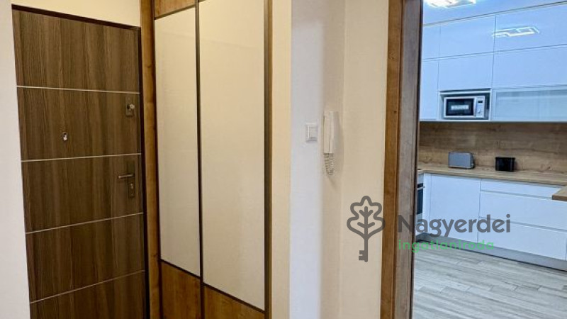 Debrecen, Péterfia, Lakás, tégla lakás  