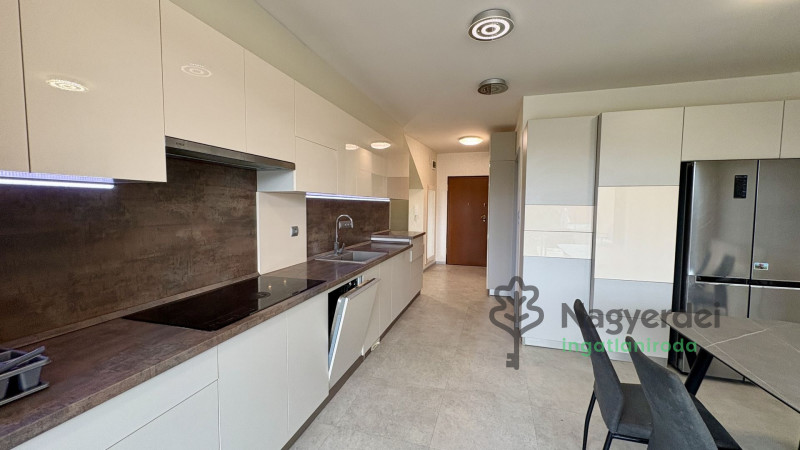 Debrecen, Péterfia, Lakás, tégla lakás  