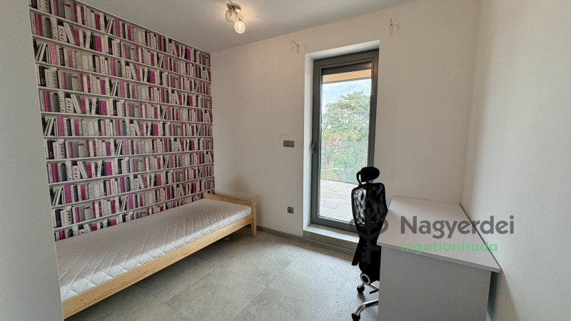 Debrecen, Péterfia, Lakás, tégla lakás  