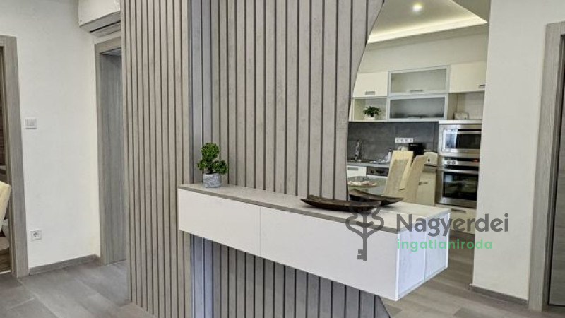 Debrecen, Széchenyikert, Ház, családi ház  