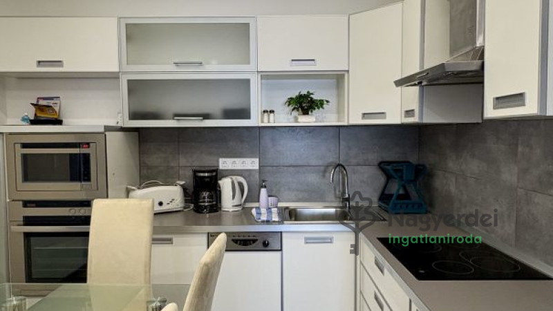 Debrecen, Széchenyikert, Ház, családi ház  