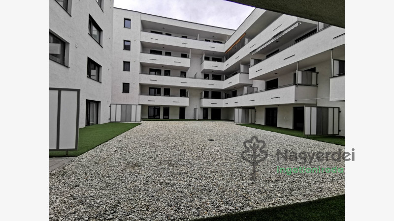 Debrecen, Lakás, tégla lakás  