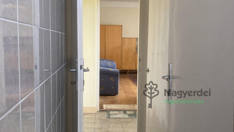 Debrecen, Nagyerdőalja, Lakás, tégla lakás  