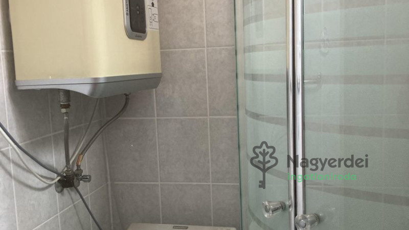 Debrecen, Nagyerdőalja, Lakás, tégla lakás  