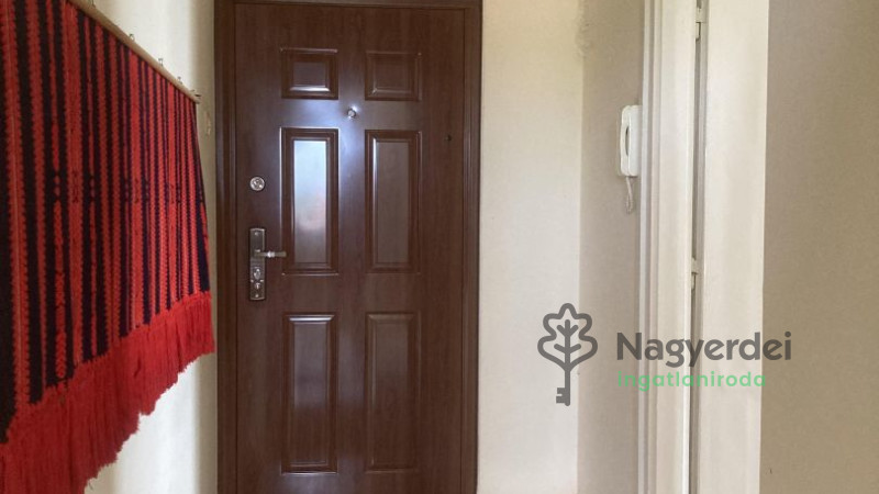 Debrecen, Nagyerdőalja, Lakás, tégla lakás  