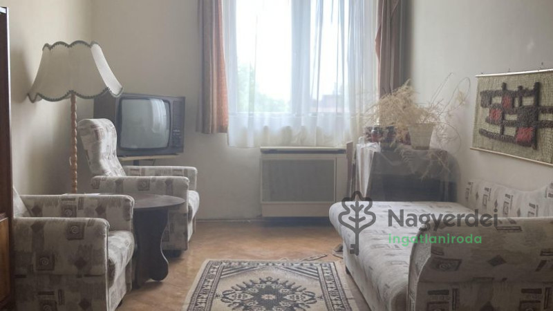 Debrecen, Nagyerdőalja, Lakás, tégla lakás  